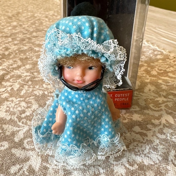 Vintage 1966 Mini Doll ‘Tiny Tots’ Pocket Size with original box 
By Uneeda - Picture 5 of 16
